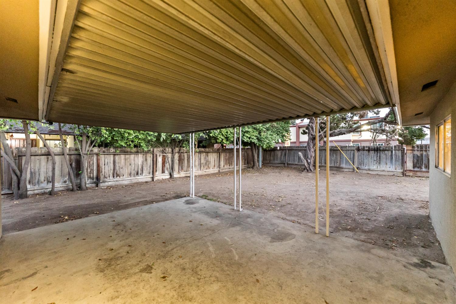 4560 E Fountain Way, Fresno, CA 93726