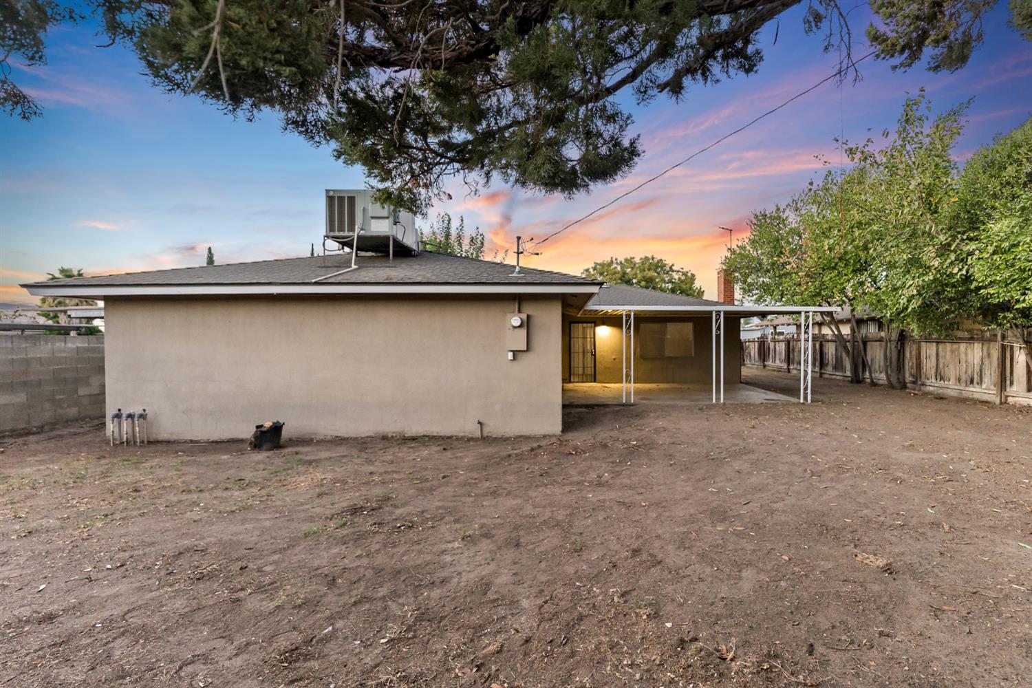 4560 E Fountain Way, Fresno, CA 93726