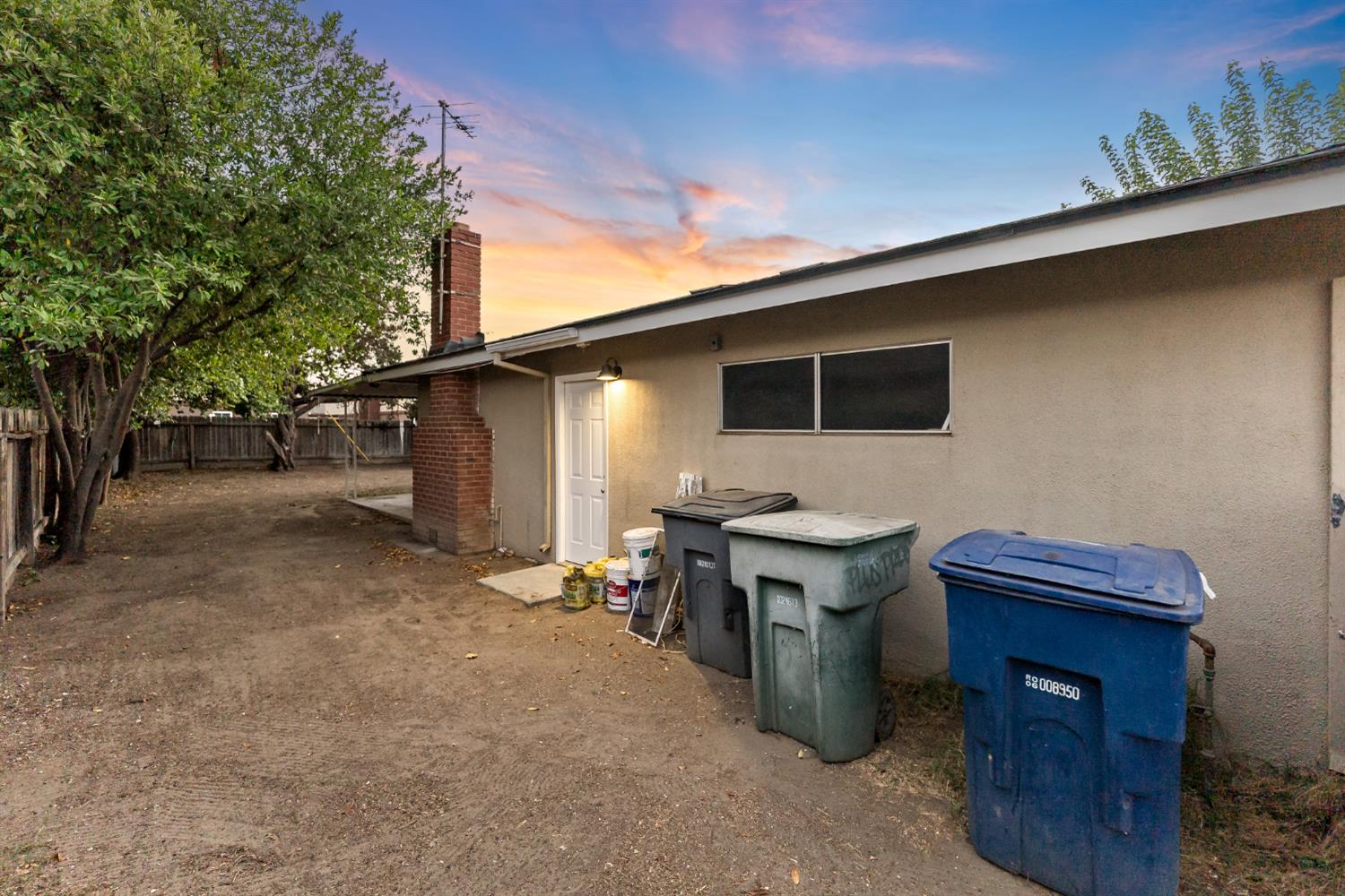 4560 E Fountain Way, Fresno, CA 93726