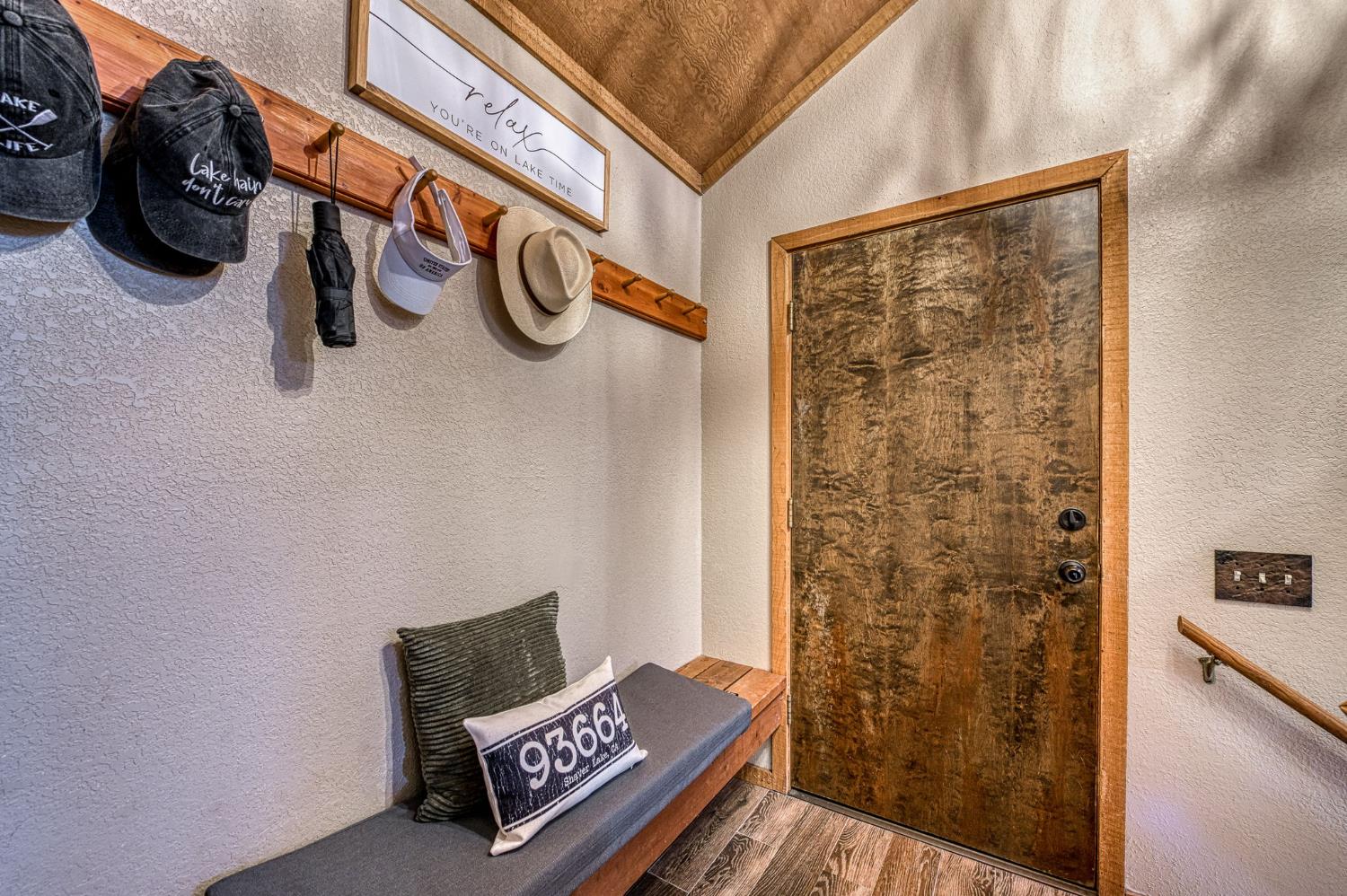 40744 Oakwoods Ln, Shaver Lake, CA 93664