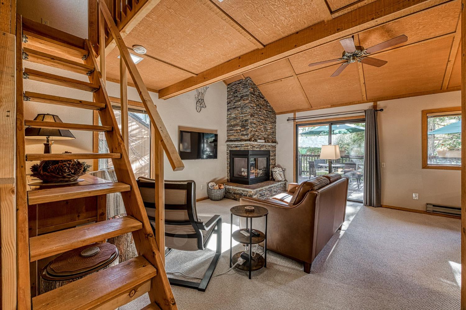 40744 Oakwoods Ln, Shaver Lake, CA 93664