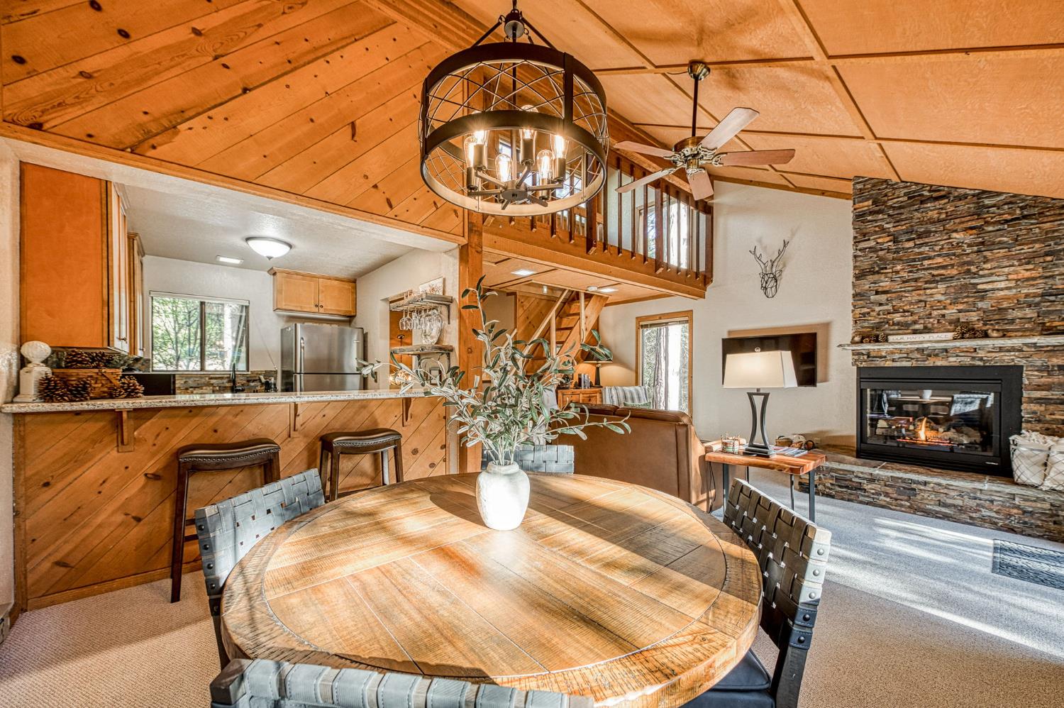 40744 Oakwoods Ln, Shaver Lake, CA 93664