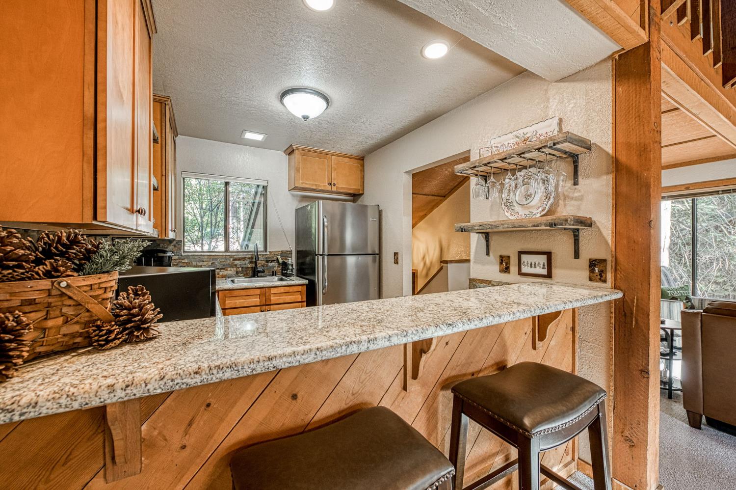 40744 Oakwoods Ln, Shaver Lake, CA 93664