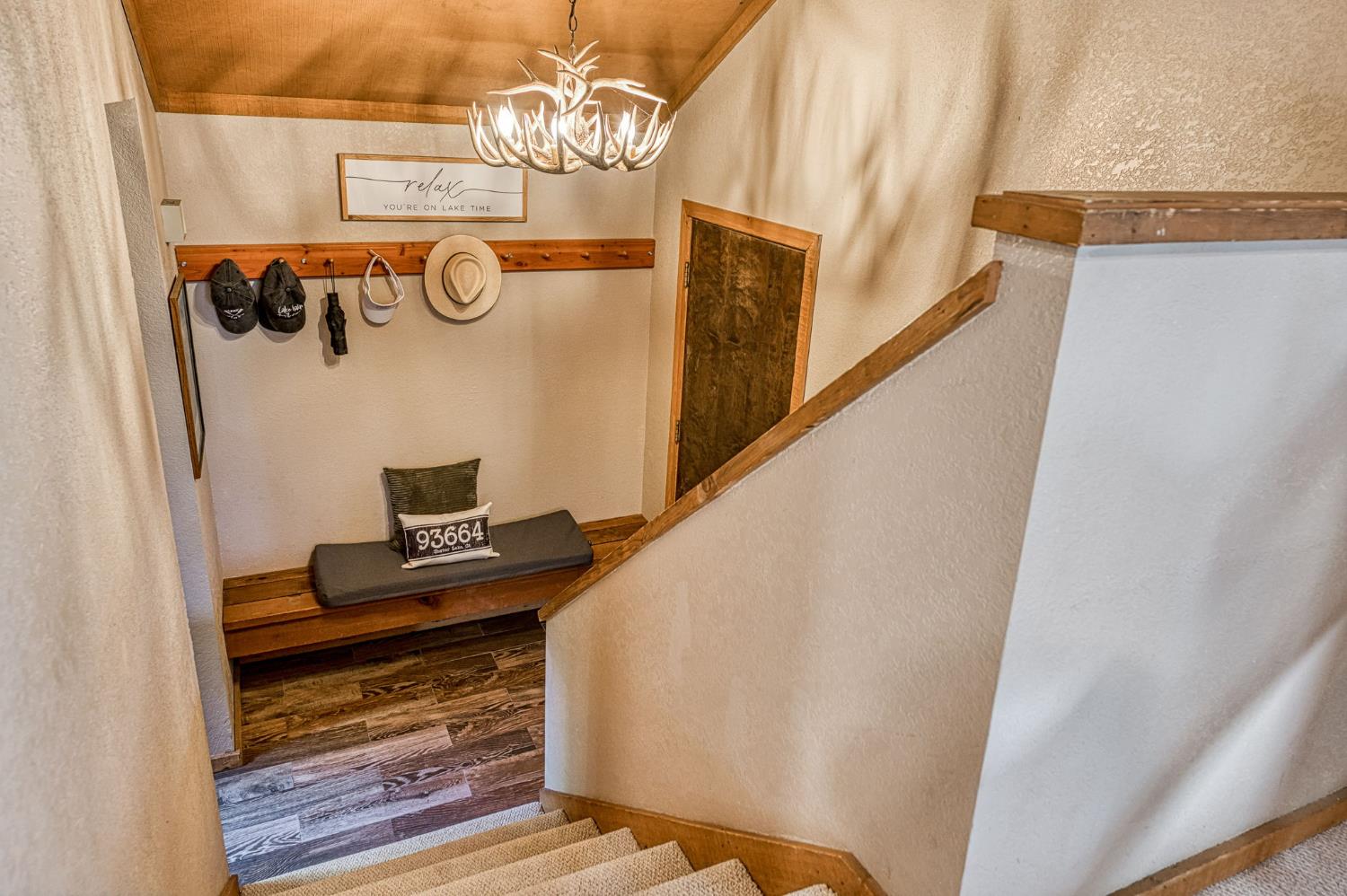40744 Oakwoods Ln, Shaver Lake, CA 93664