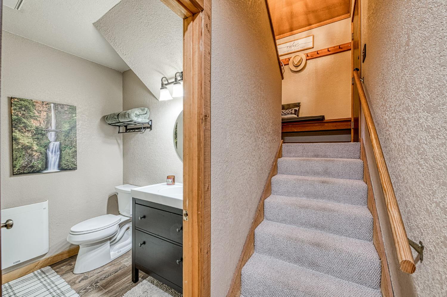 40744 Oakwoods Ln, Shaver Lake, CA 93664