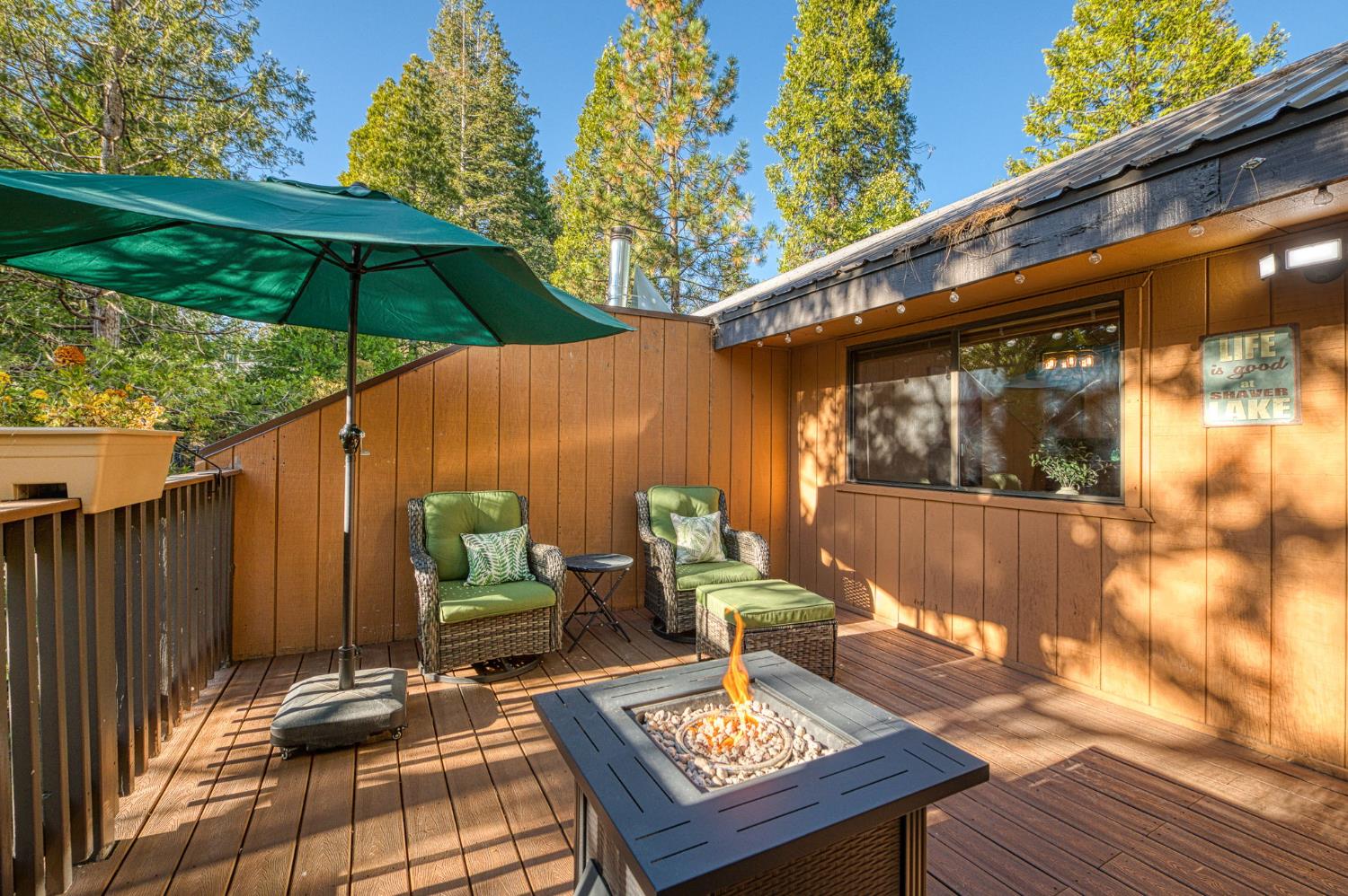 40744 Oakwoods Ln, Shaver Lake, CA 93664