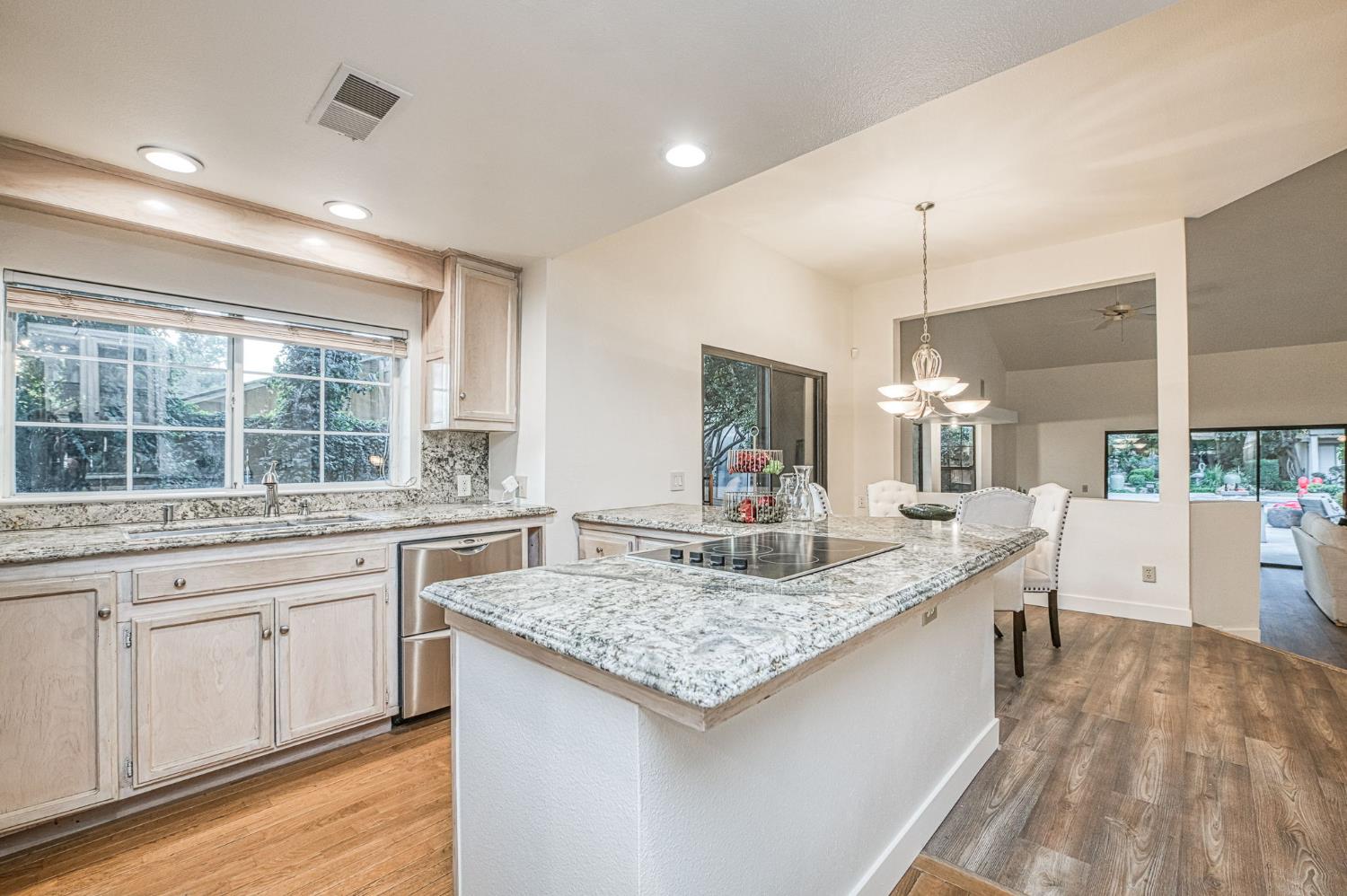 4340 W Judy Ave, Visalia, CA 93277