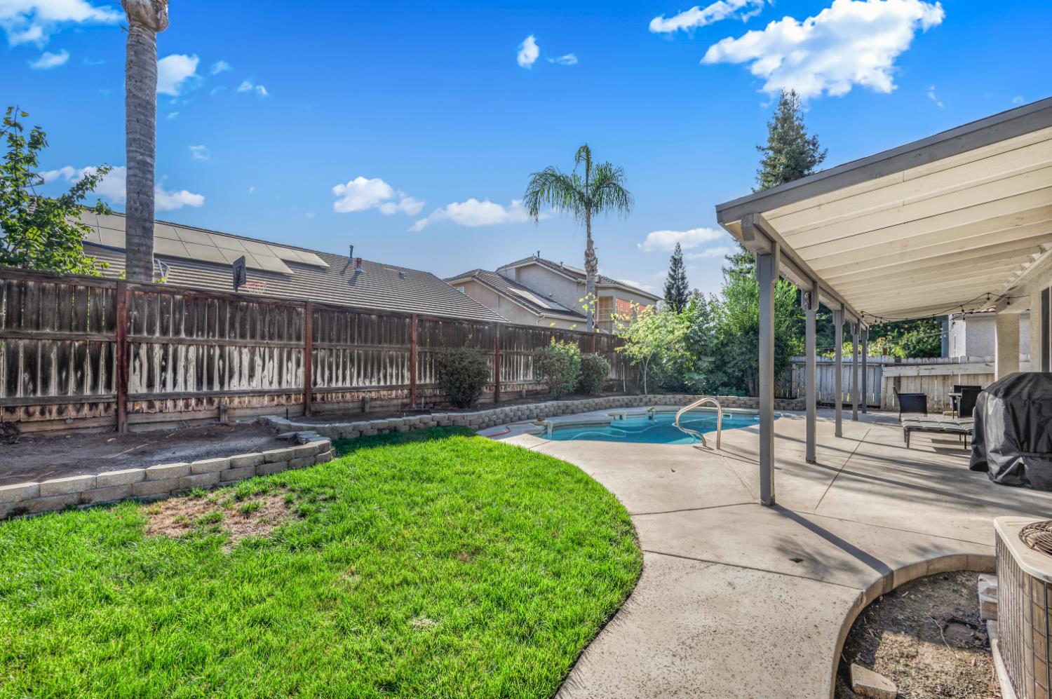 7276 N Gregory Ave, Fresno, CA 93722