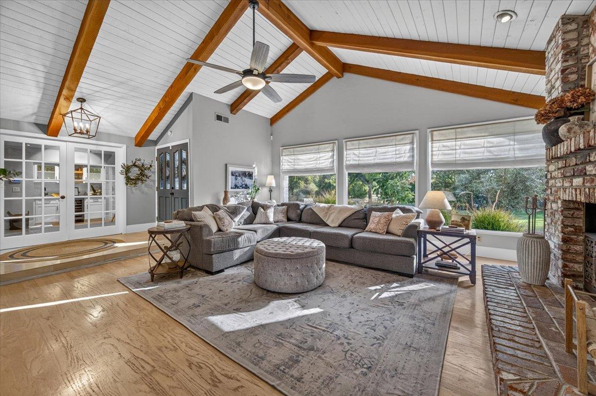 6668 Forrestal Ave, Clovis, CA 93619