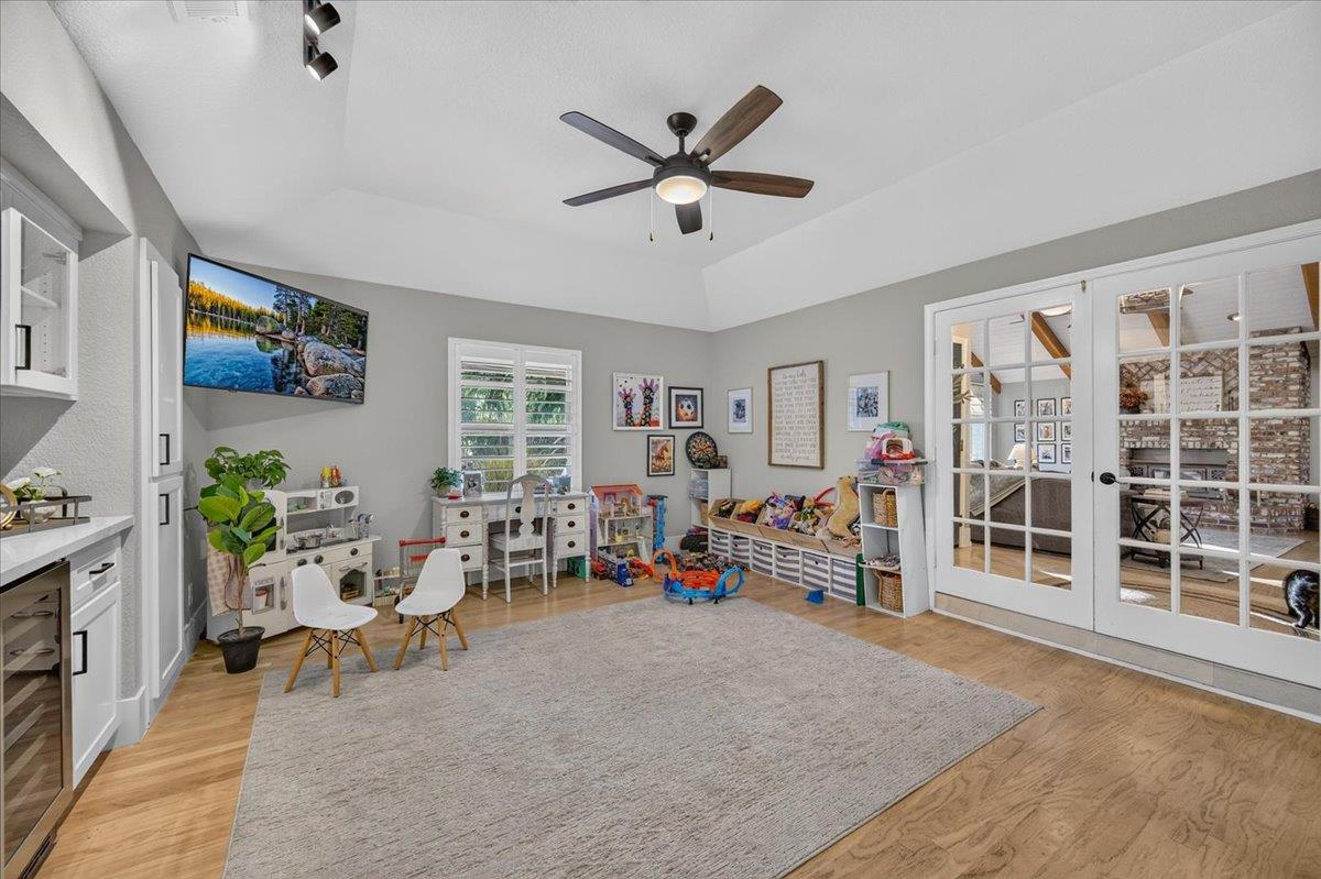 6668 Forrestal Ave, Clovis, CA 93619