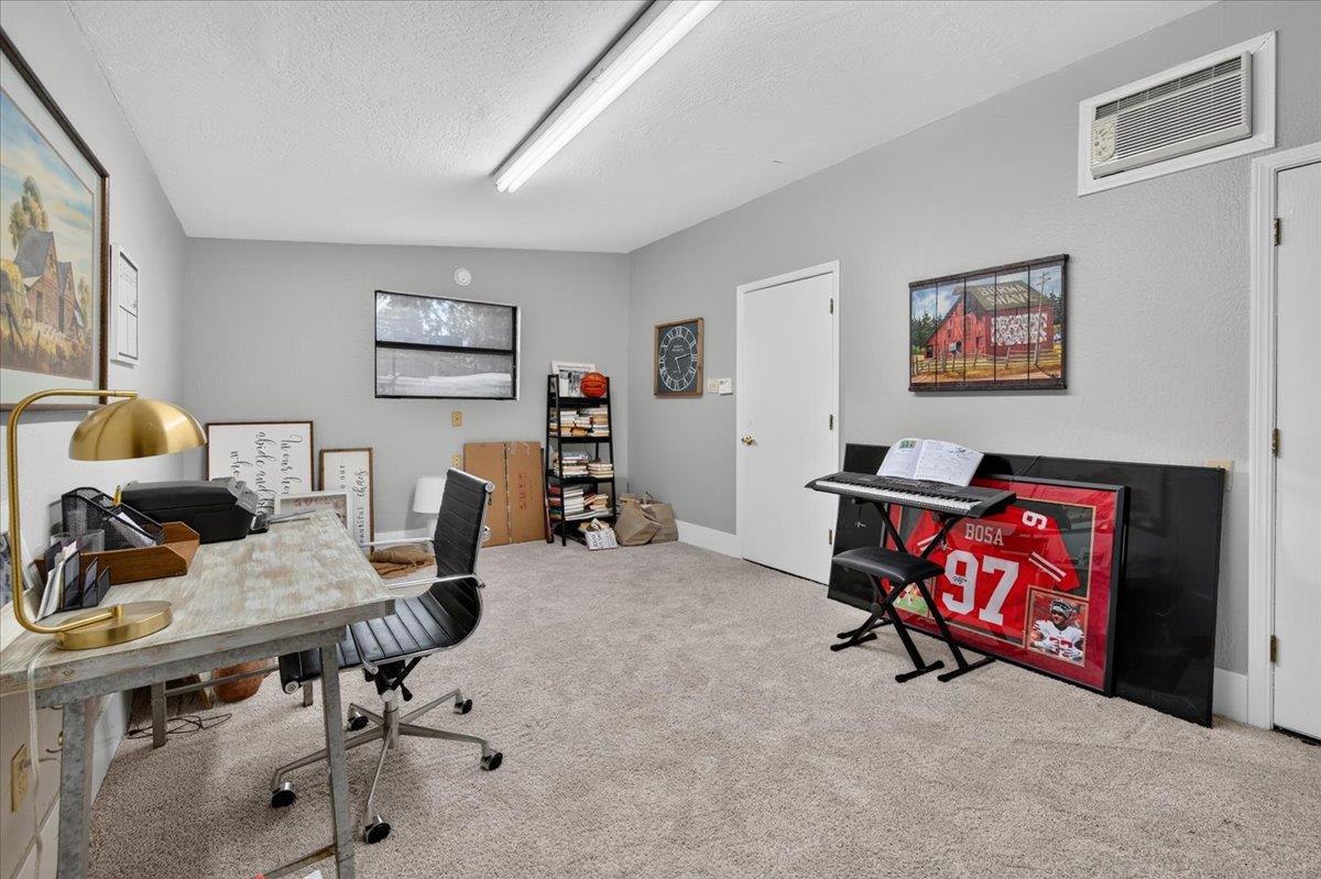 6668 Forrestal Ave, Clovis, CA 93619