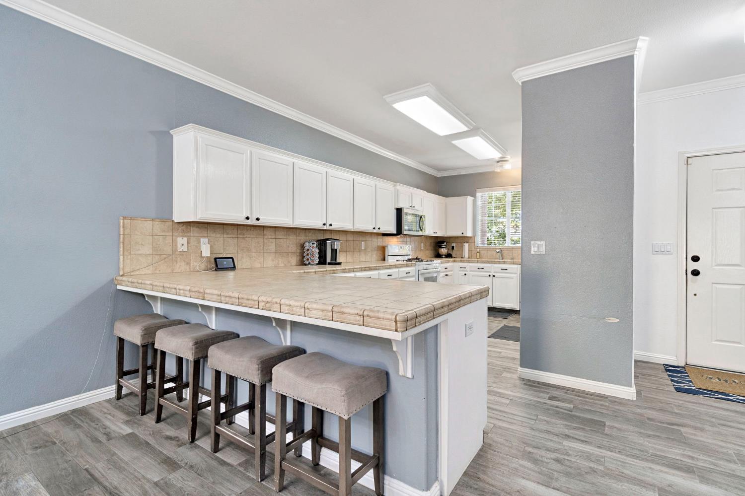 690 Carey Ave, Fowler, CA 93625