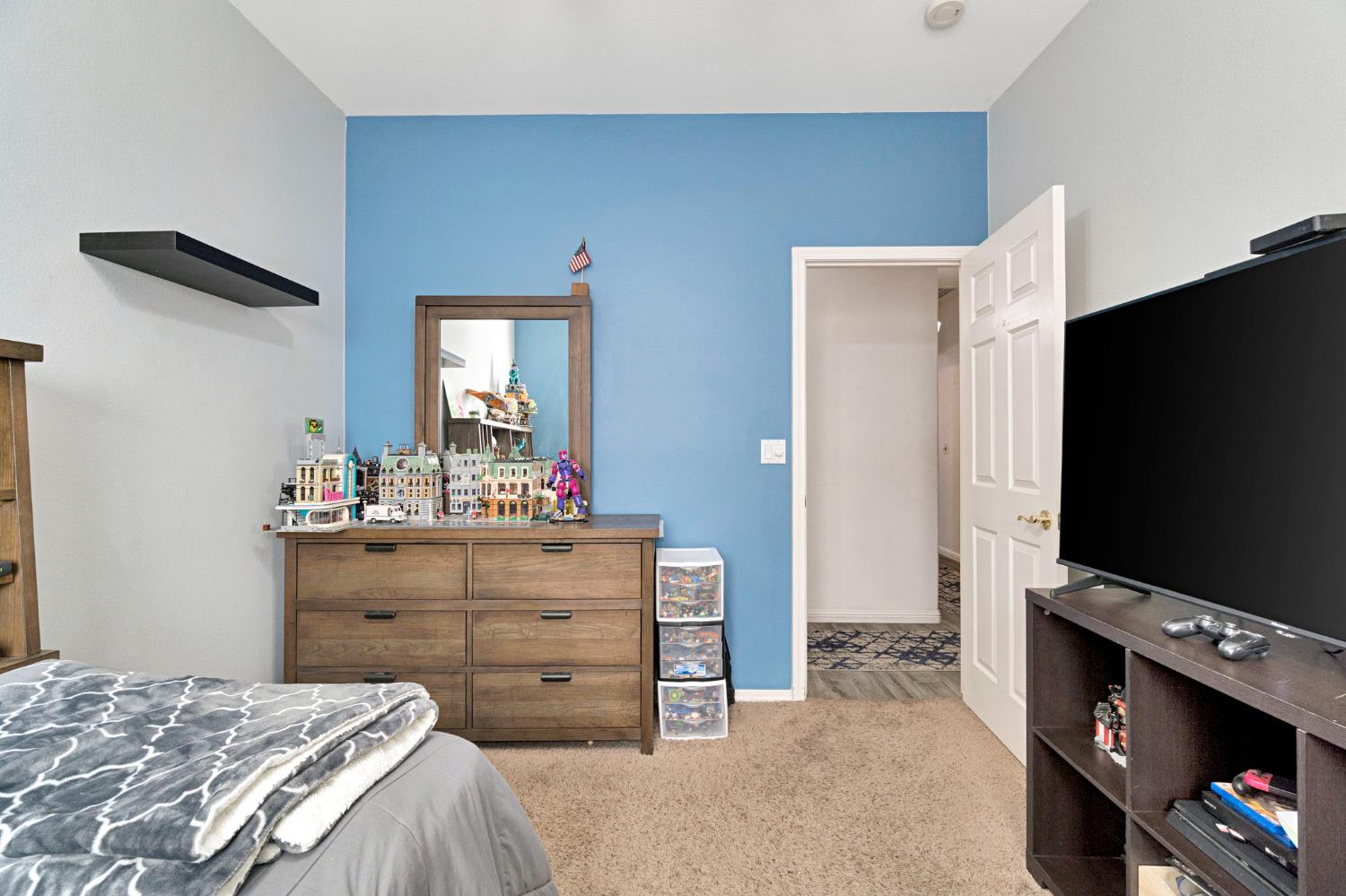 690 Carey Ave, Fowler, CA 93625