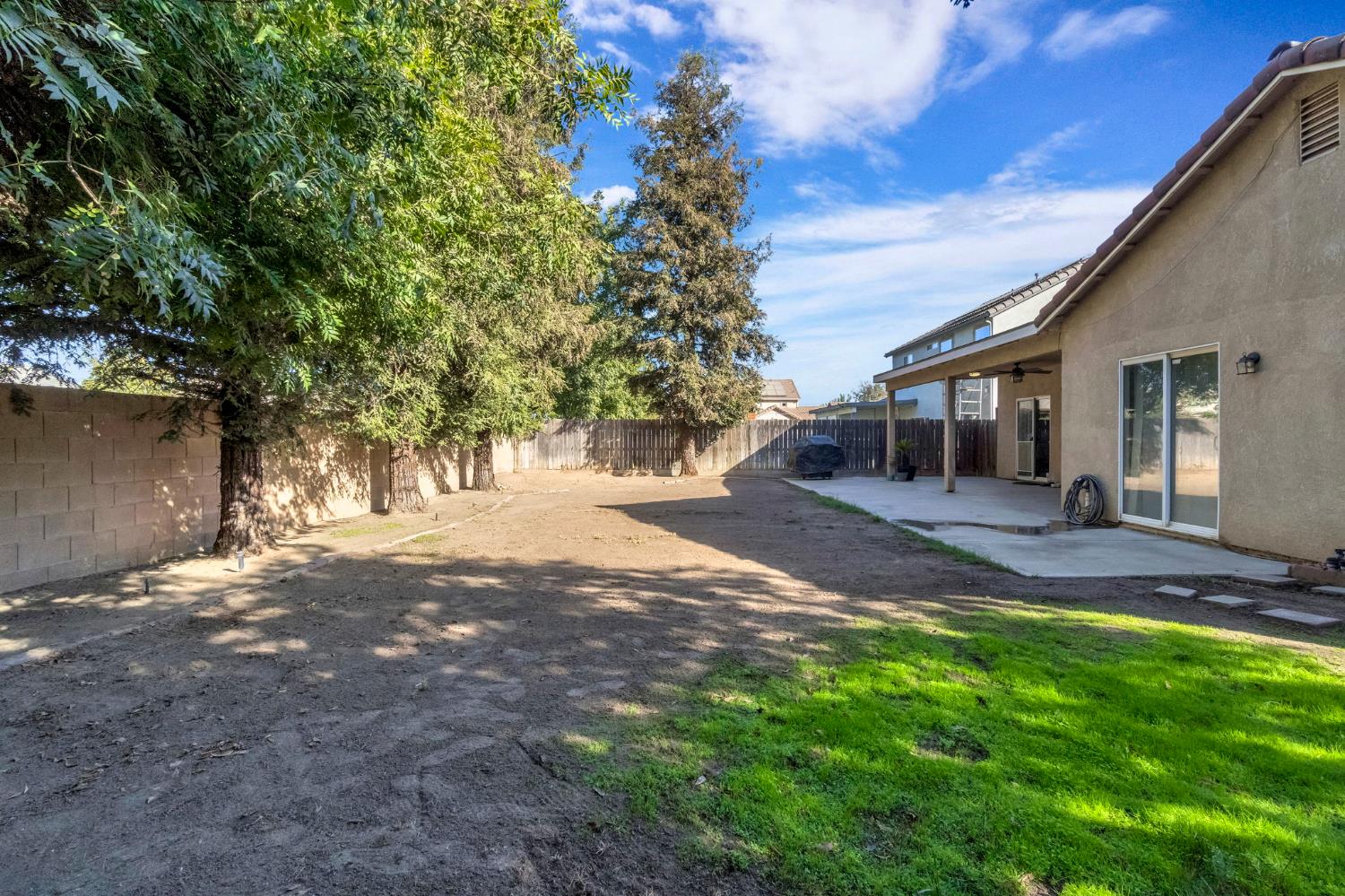 690 Carey Ave, Fowler, CA 93625