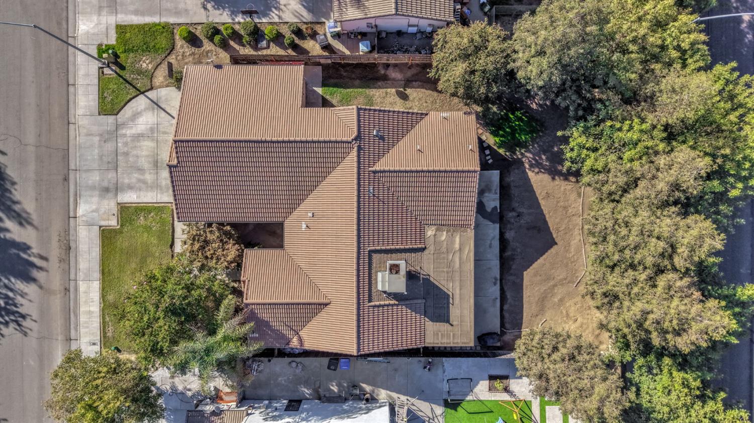 690 Carey Ave, Fowler, CA 93625