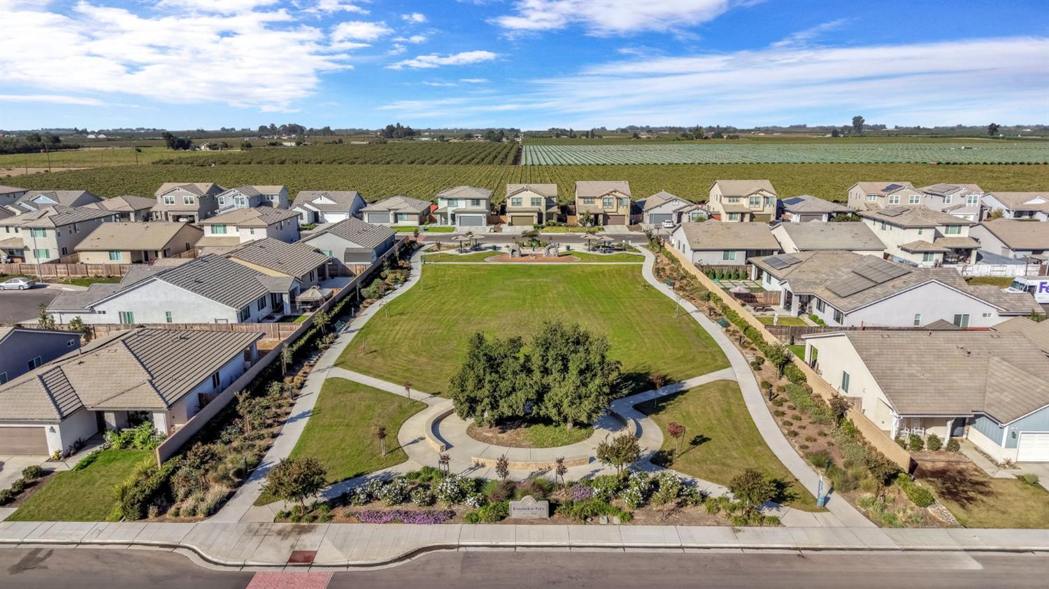 690 Carey Ave, Fowler, CA 93625
