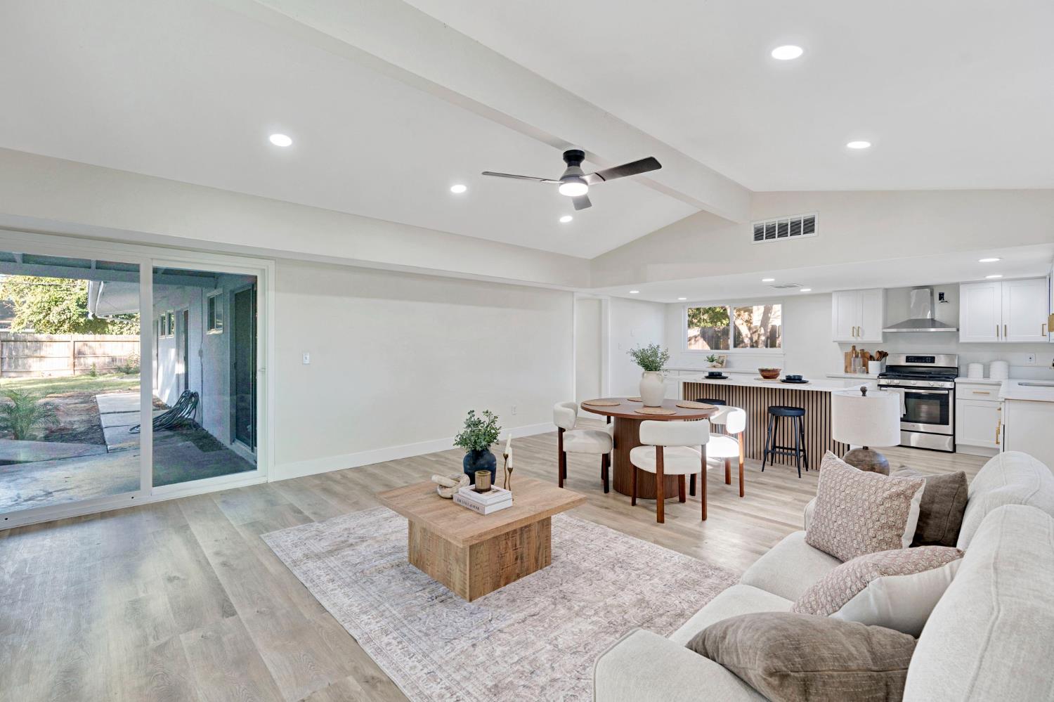 5493 N Roosevelt, Fresno, CA 93704