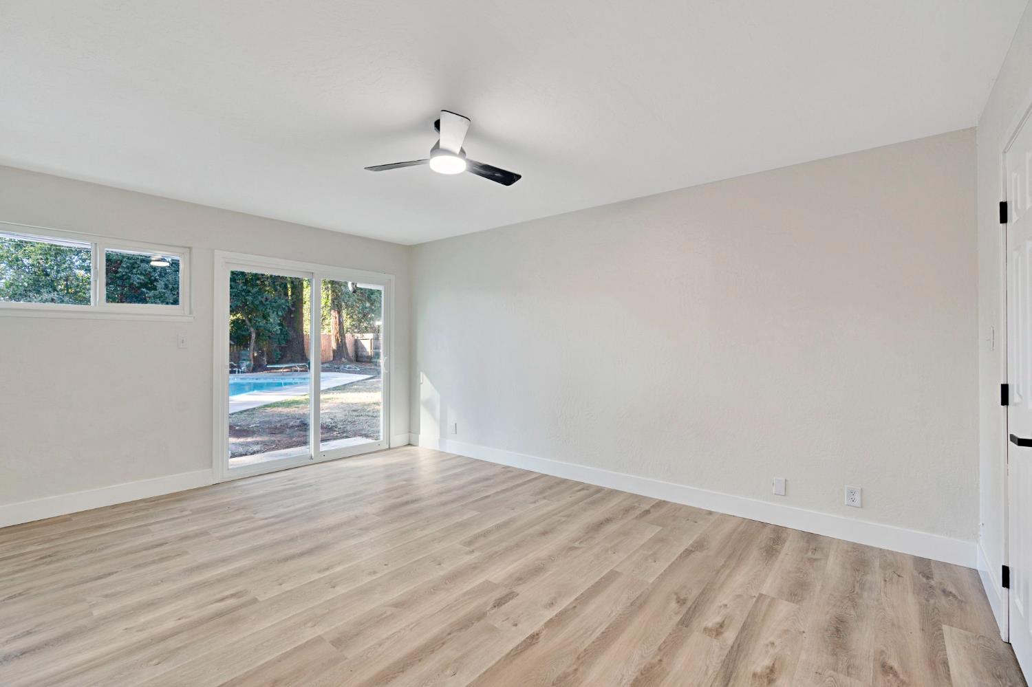 5493 N Roosevelt, Fresno, CA 93704