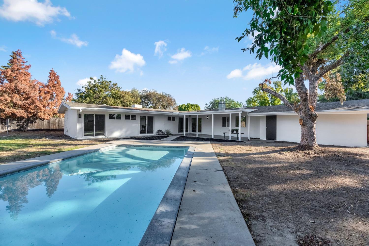 5493 N Roosevelt, Fresno, CA 93704