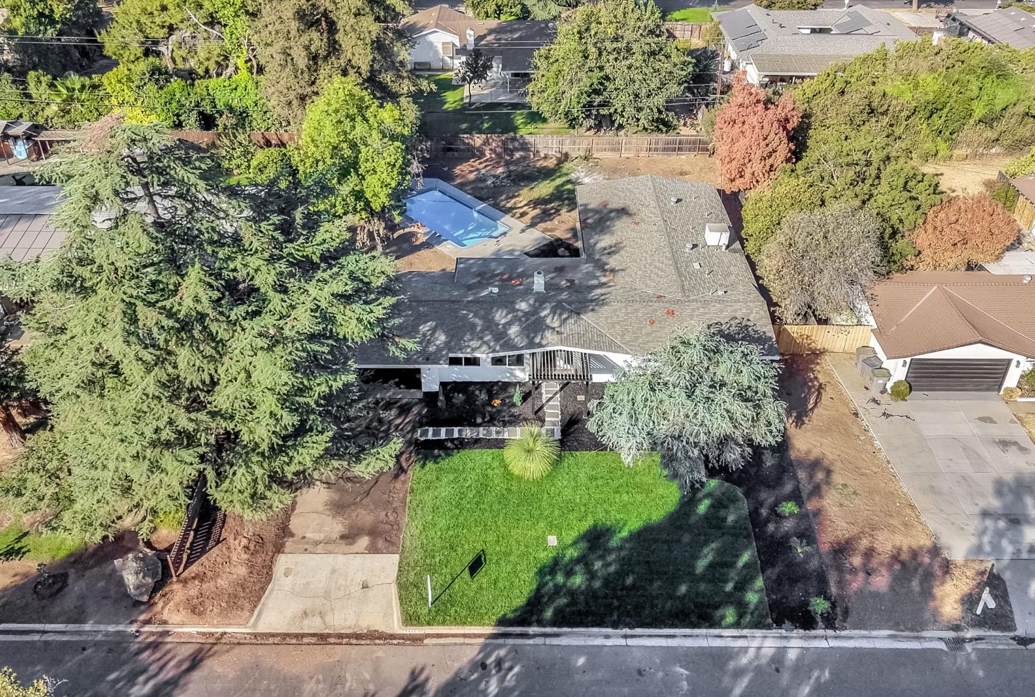 5493 N Roosevelt, Fresno, CA 93704