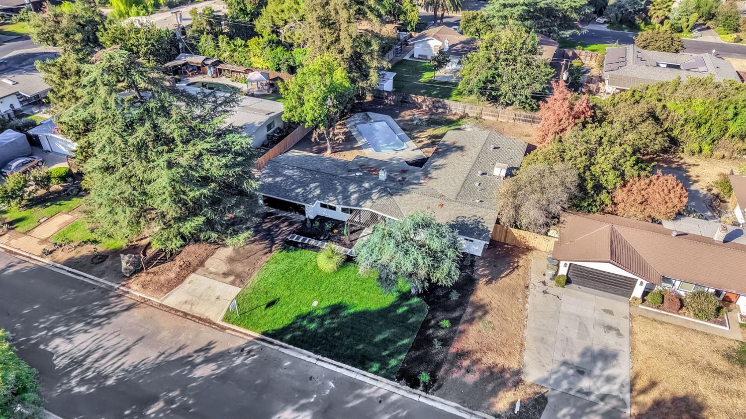 5493 N Roosevelt, Fresno, CA 93704
