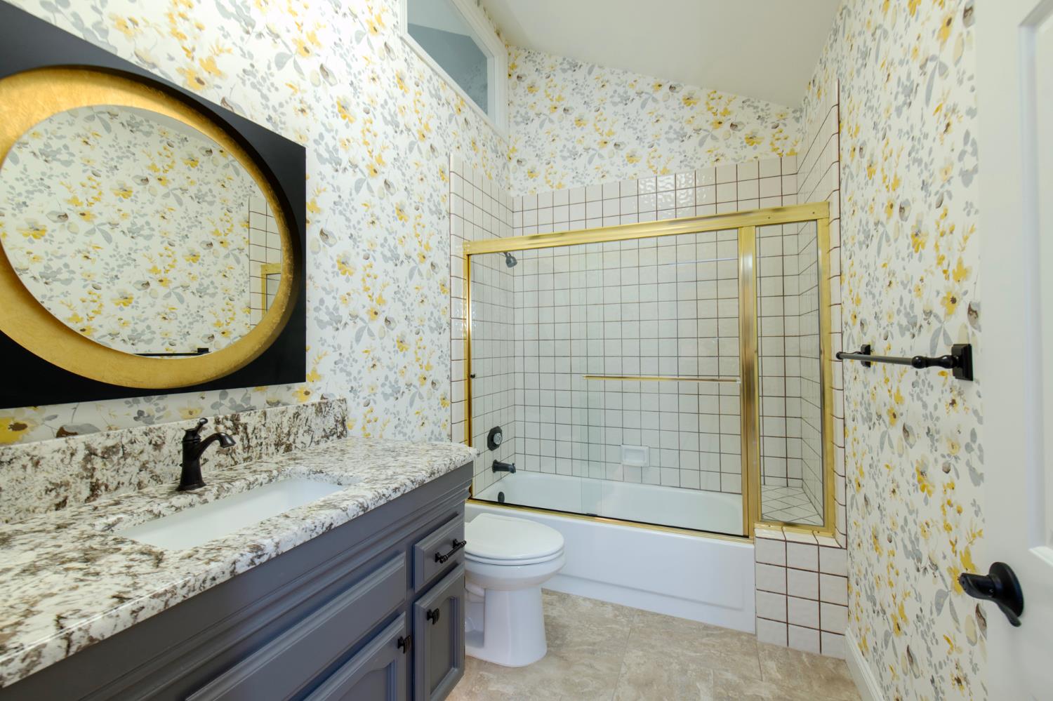 1229 W Bullard Ave #104, Fresno, CA 93711