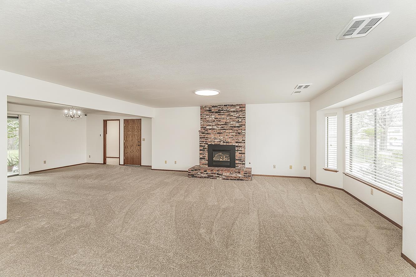 2360 Harold St, Kingsburg, CA 93631