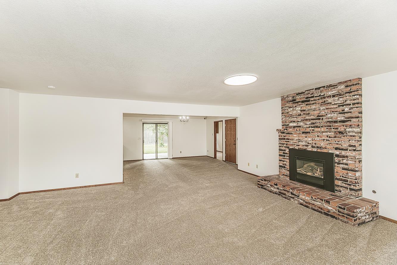 2360 Harold St, Kingsburg, CA 93631