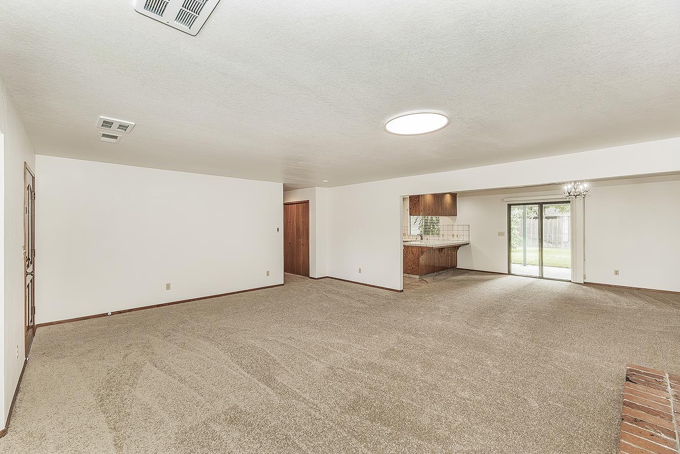 2360 Harold St, Kingsburg, CA 93631