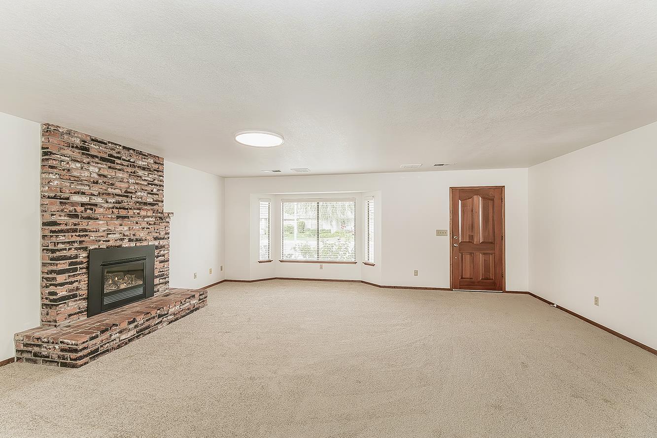 2360 Harold St, Kingsburg, CA 93631