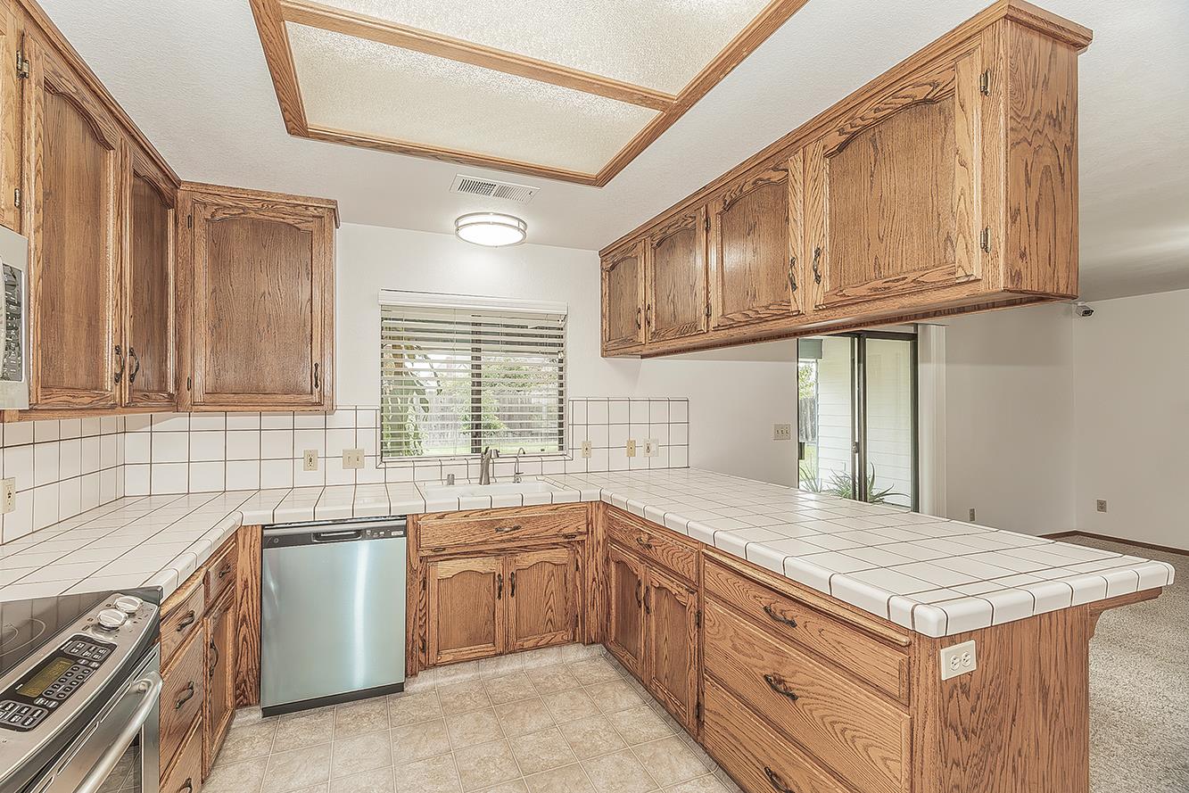 2360 Harold St, Kingsburg, CA 93631