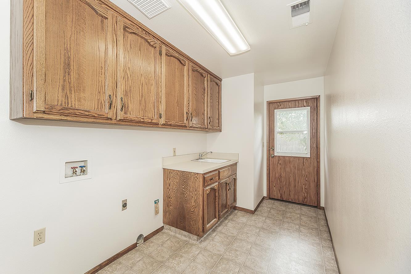 2360 Harold St, Kingsburg, CA 93631