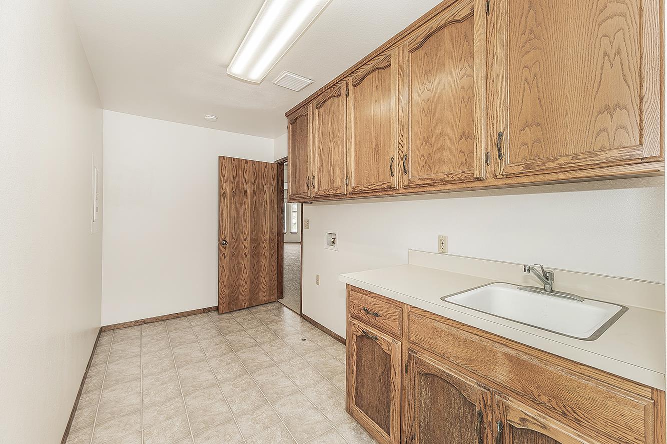2360 Harold St, Kingsburg, CA 93631