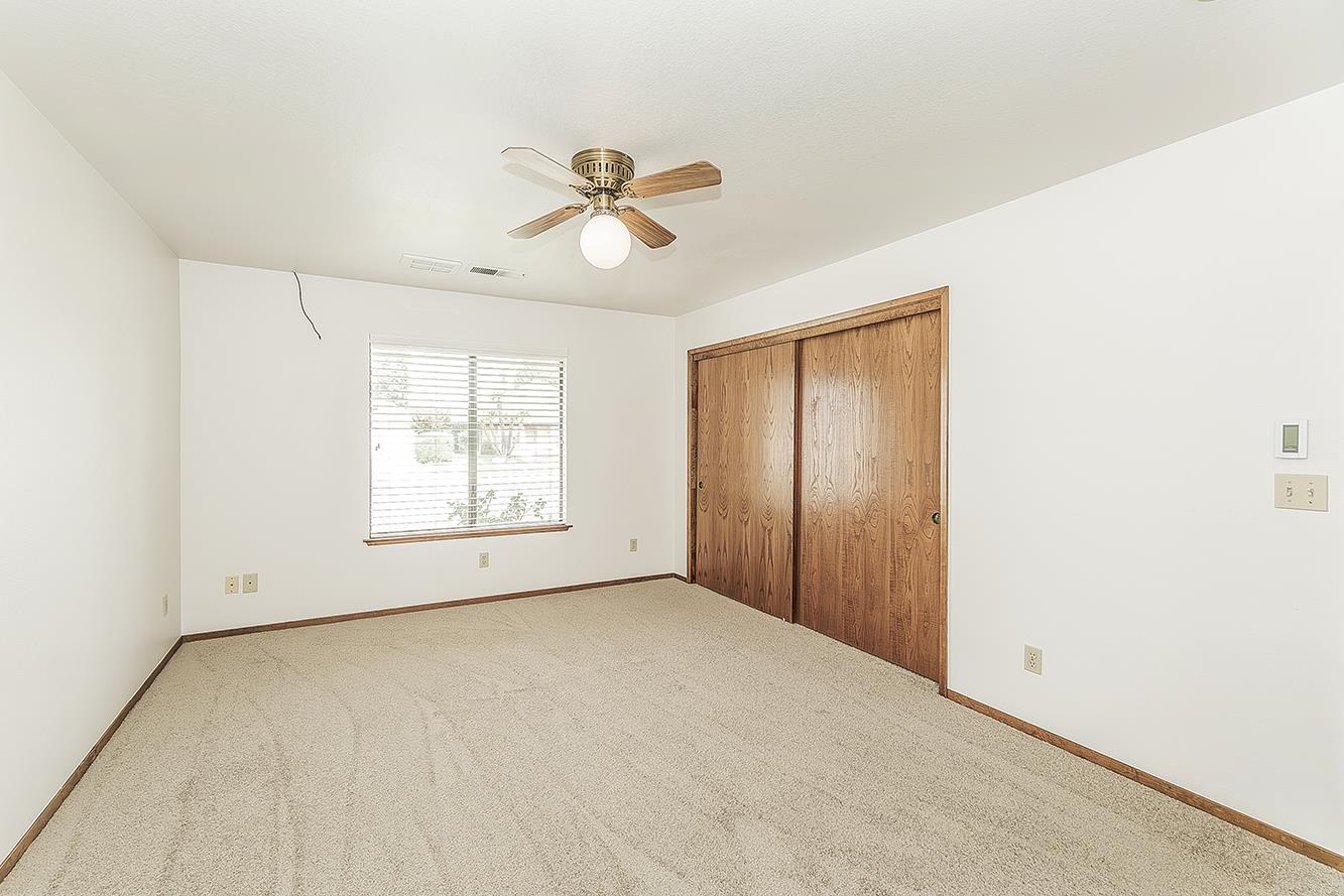 2360 Harold St, Kingsburg, CA 93631