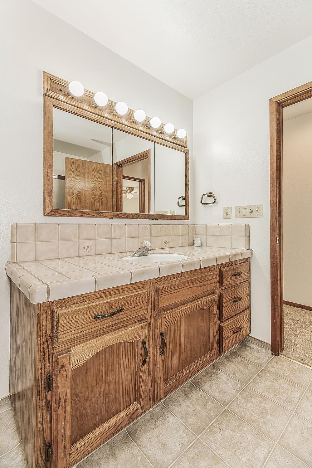 2360 Harold St, Kingsburg, CA 93631