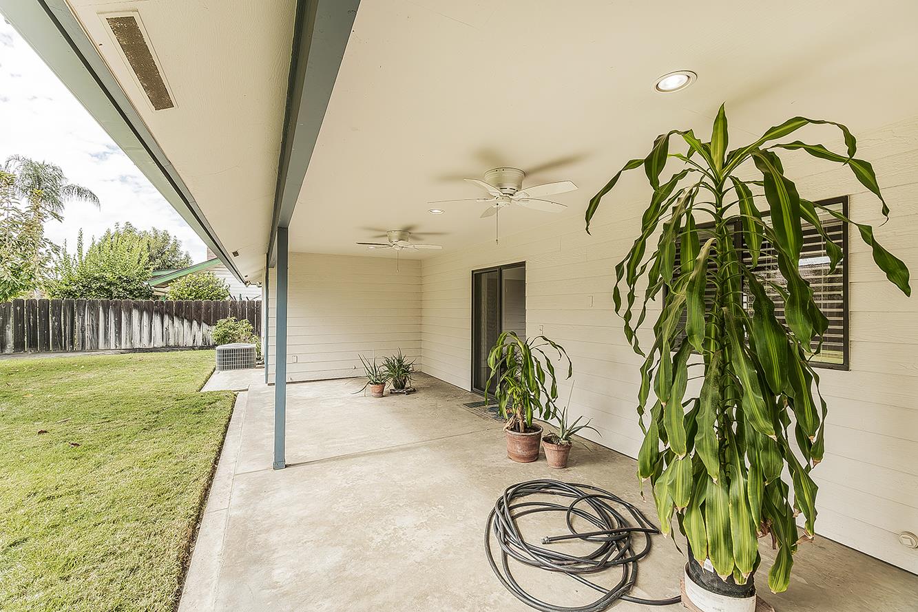 2360 Harold St, Kingsburg, CA 93631