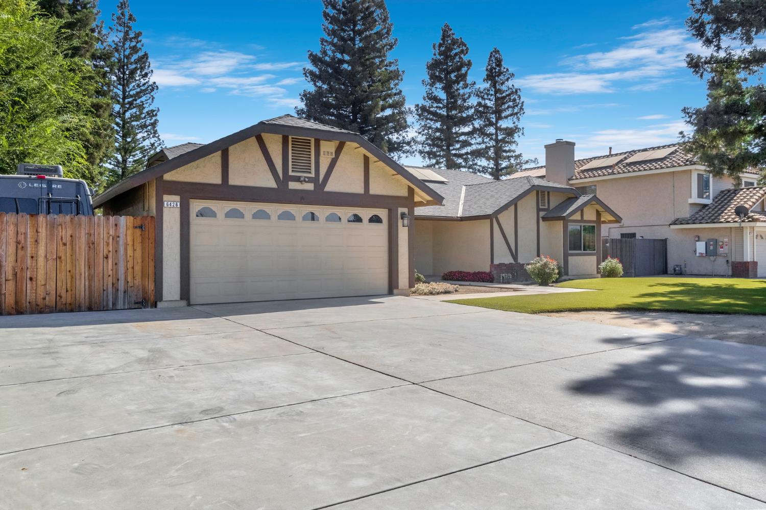 6426 N Fruit Ave, Fresno, CA 93711