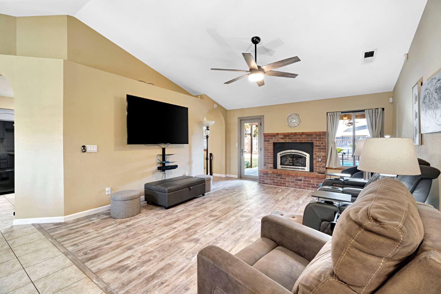 6426 N Fruit Ave, Fresno, CA 93711