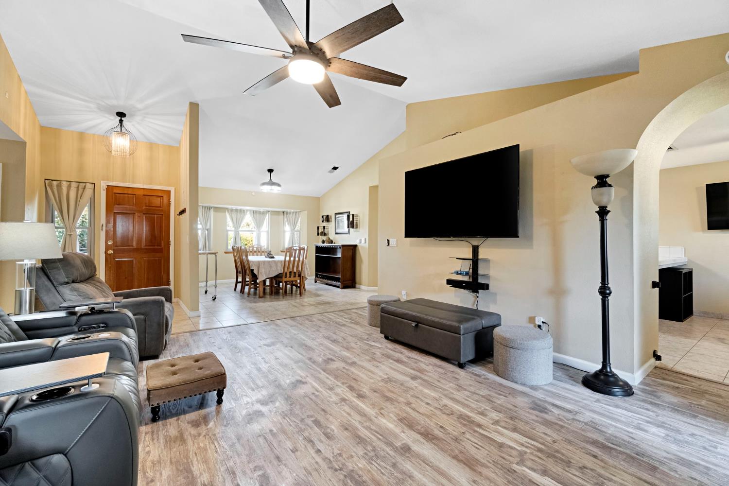 6426 N Fruit Ave, Fresno, CA 93711