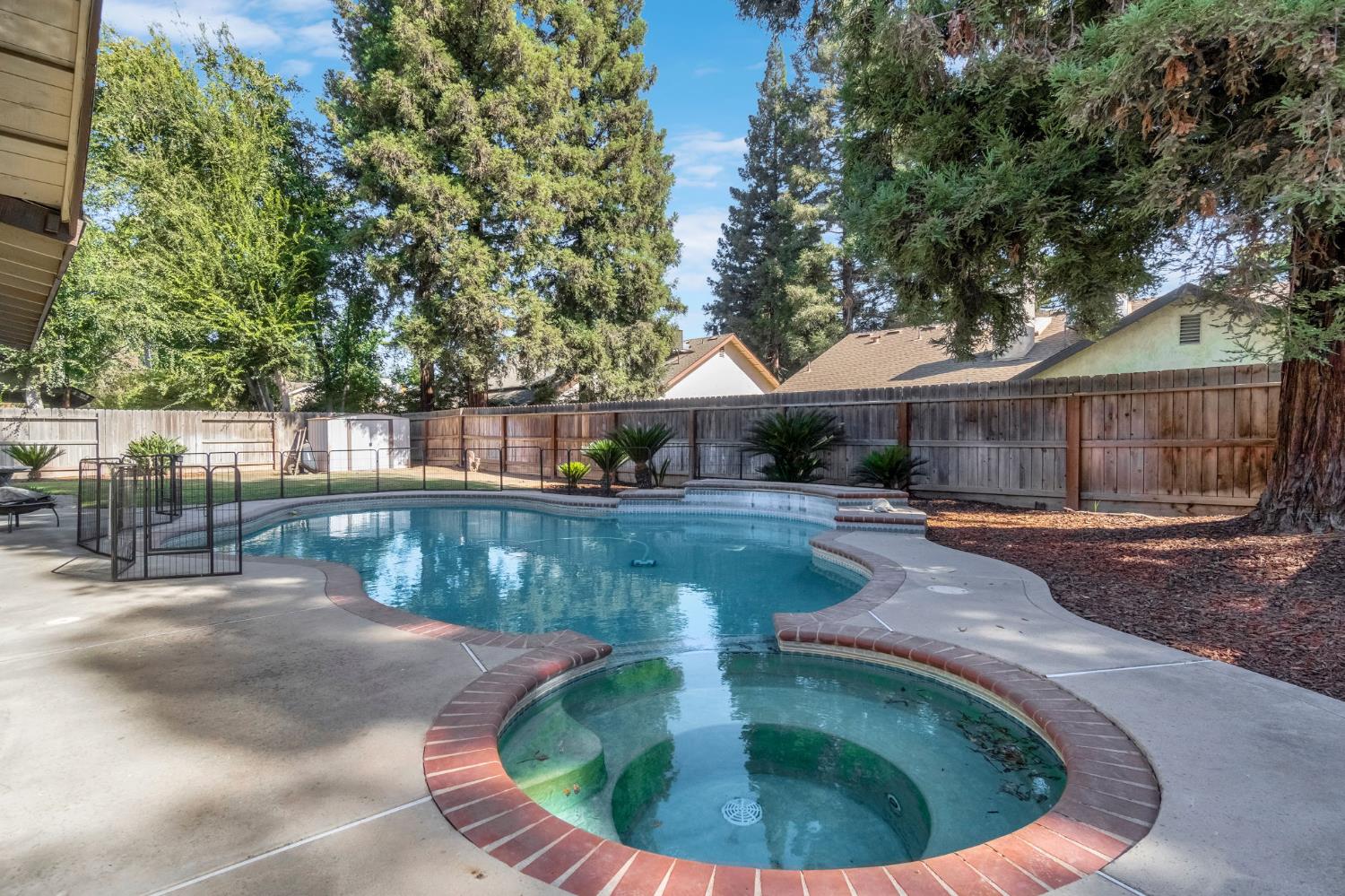 6426 N Fruit Ave, Fresno, CA 93711