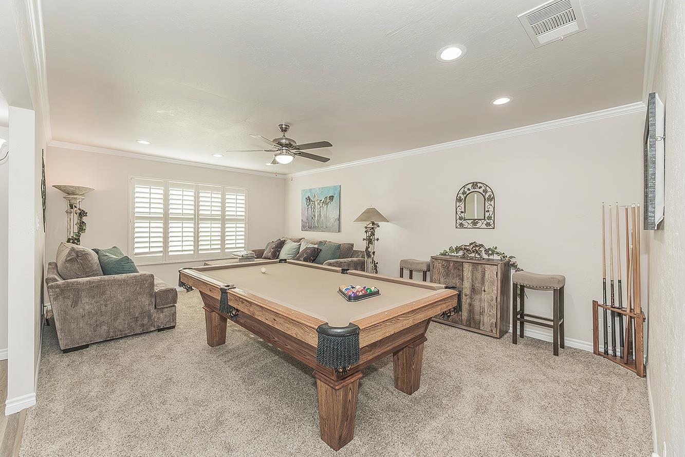 5478 Poinsetta Ave, Clovis, CA 93619