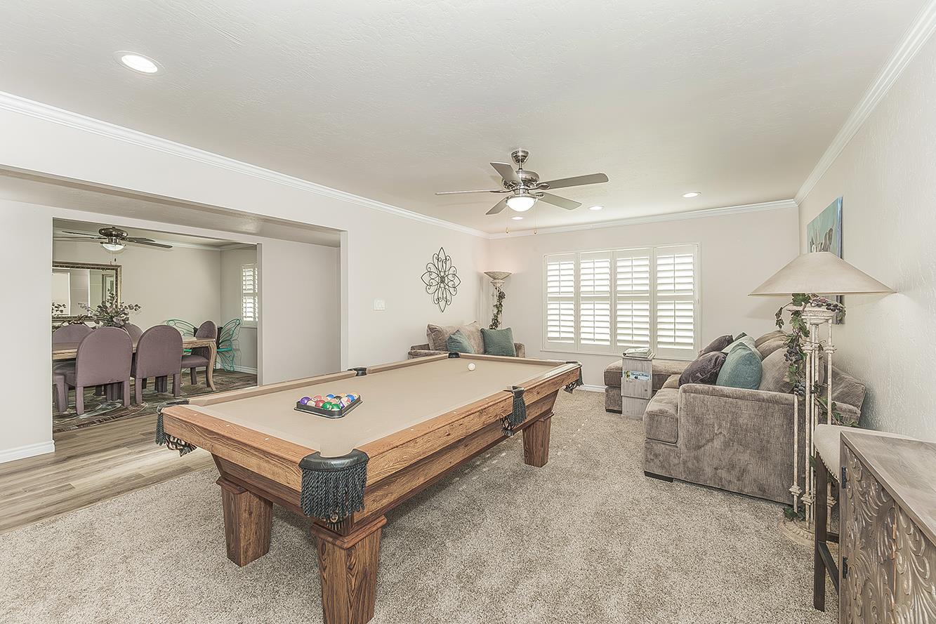5478 Poinsetta Ave, Clovis, CA 93619