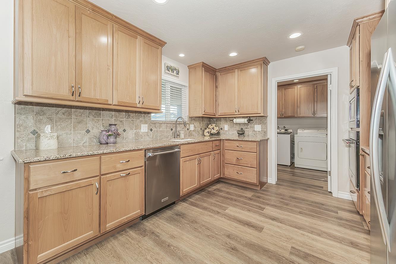 5478 Poinsetta Ave, Clovis, CA 93619