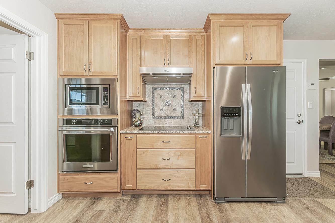 5478 Poinsetta Ave, Clovis, CA 93619