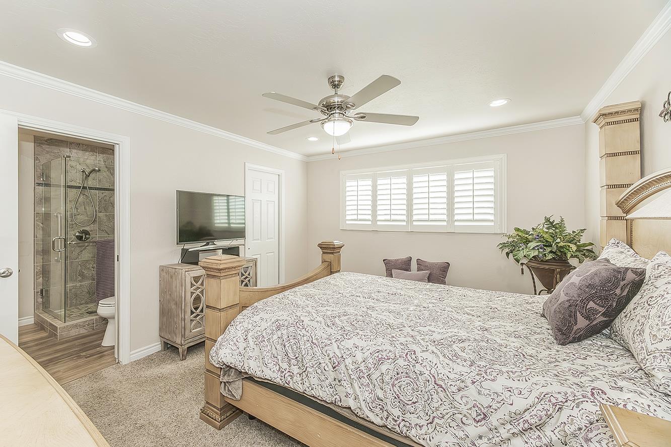 5478 Poinsetta Ave, Clovis, CA 93619