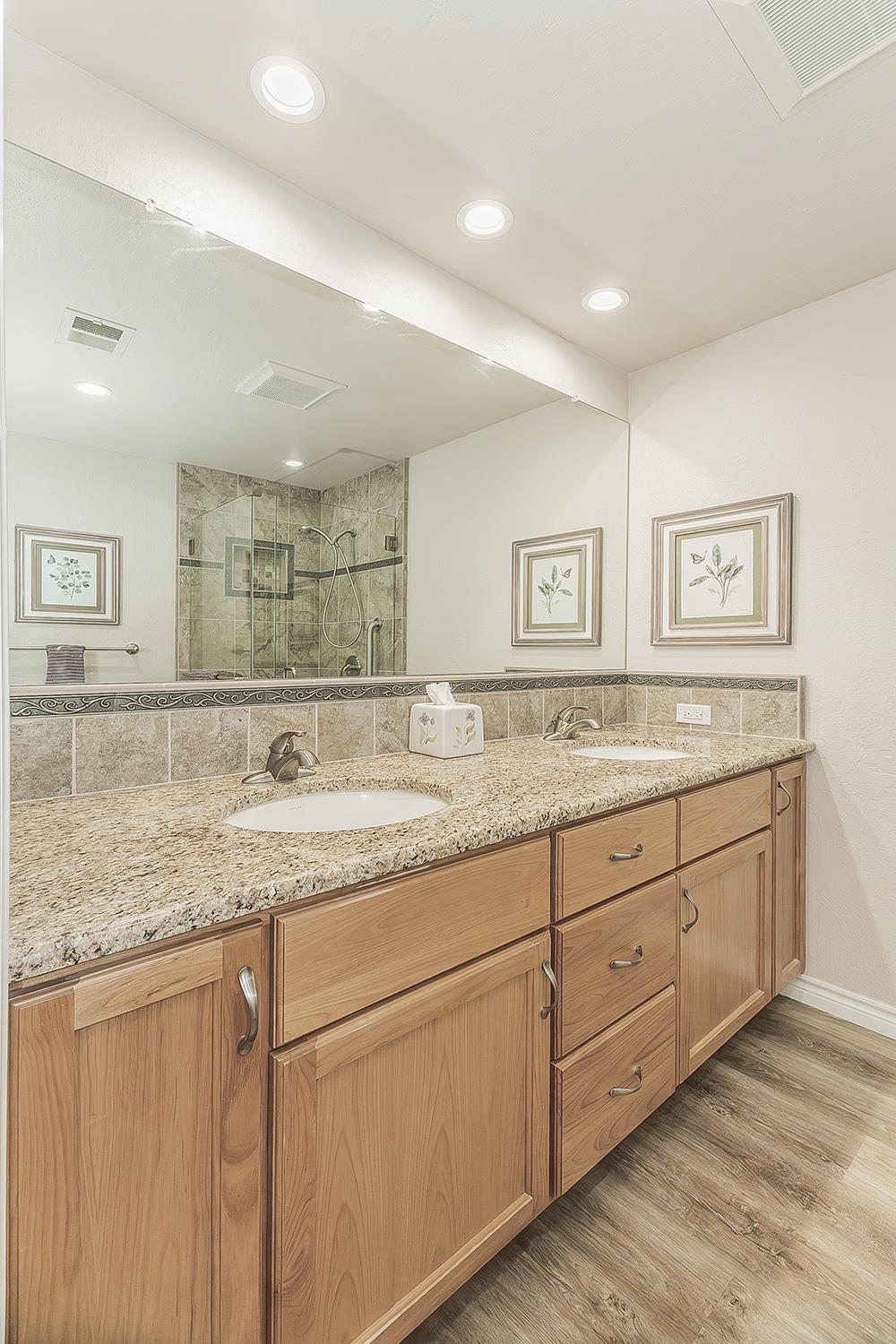 5478 Poinsetta Ave, Clovis, CA 93619