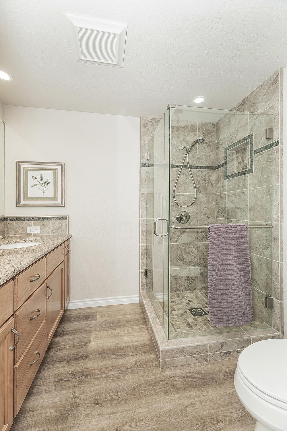 5478 Poinsetta Ave, Clovis, CA 93619