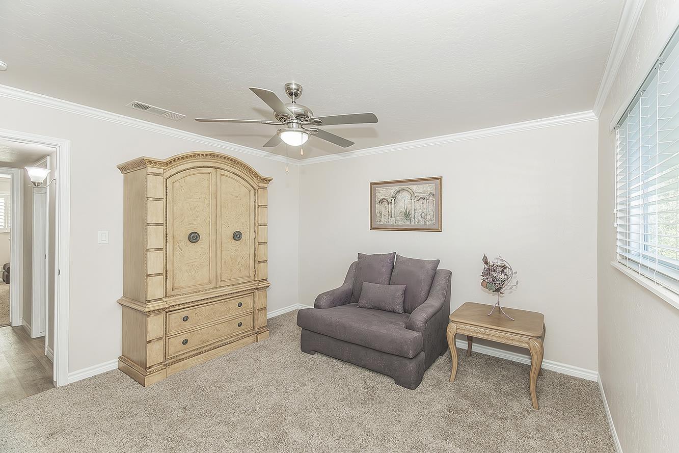 5478 Poinsetta Ave, Clovis, CA 93619