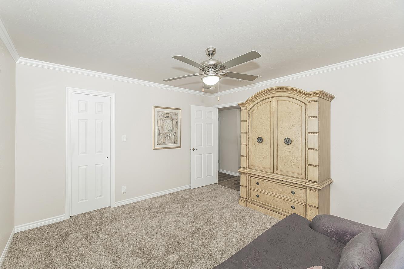 5478 Poinsetta Ave, Clovis, CA 93619