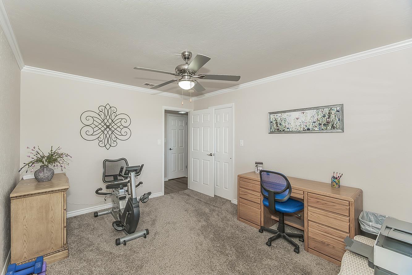 5478 Poinsetta Ave, Clovis, CA 93619